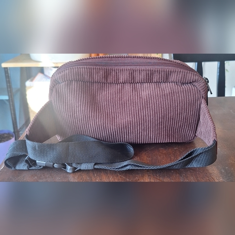 Tim Hortons/Justin Beiber Belt Bag NWOT - Picture 4 of 5